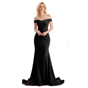 Black long formal dress 14W fits like (XL)